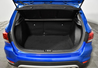 Подержанный автомобиль Kia Rio Hatchback 2019 года (18 фото)