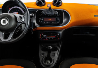 Подержанный автомобиль Smart Forfour 2016 года (12 фото)