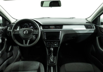 Подержанный автомобиль Skoda Rapid Liftback 2019 года (13 фото)