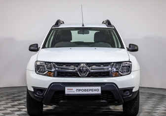 Подержанный автомобиль Renault Duster 2017 года (2 фото)