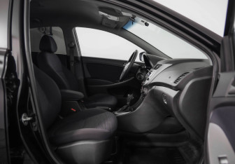 Подержанный автомобиль Hyundai Solaris Sedan 2015 года (21 фото)