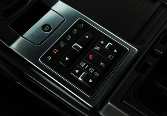 Подержанный автомобиль Land Rover Range Rover Sport 2012 года (16 фото)