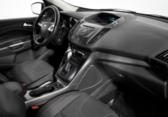Подержанный автомобиль Ford Kuga 2014 года (12 фото)