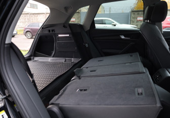 Подержанный автомобиль Audi Q5 2021 года (15 фото)