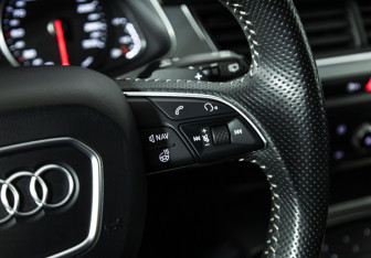 Подержанный автомобиль Audi Q7 2017 года (21 фото)