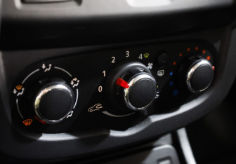 Подержанный автомобиль Renault Duster 2017 года (15 фото)