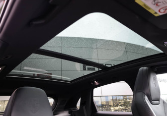 Подержанный автомобиль Porsche Cayenne 2018 года (34 фото)