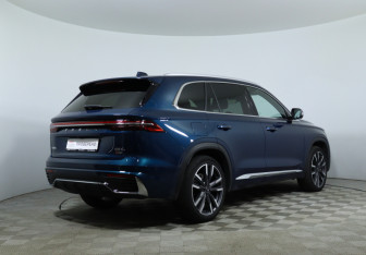Подержанный автомобиль Geely Monjaro 2023 года (5 фото)