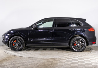 Подержанный автомобиль Porsche Cayenne 2013 года (8 фото)