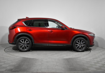 Подержанный автомобиль Mazda CX-5 2017 года (4 фото)