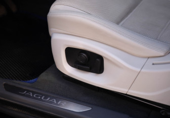 Подержанный автомобиль Jaguar E-Pace 2019 года (25 фото)