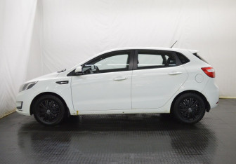 Подержанный автомобиль Kia Rio Hatchback 2012 года (8 фото)