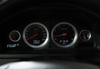 Подержанный автомобиль Volvo XC90 2012 года (12 фото)