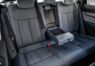 Подержанный автомобиль Audi e-tron Sportback 2021 года (33 фото)