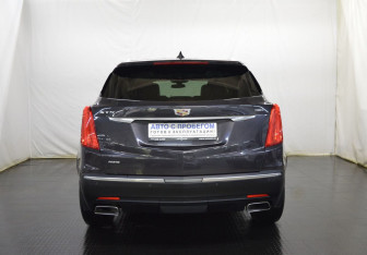 Подержанный автомобиль Cadillac XT5 2016 года (6 фото)