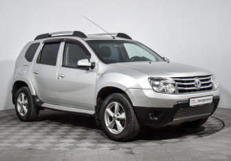 Подержанный автомобиль Renault Duster 2012 года (3 фото)