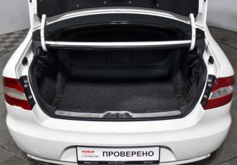 Подержанный автомобиль Skoda Superb Liftback 2011 года (20 фото)