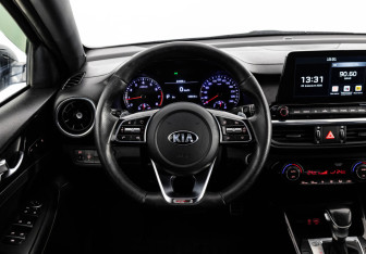 Подержанный автомобиль Kia Cerato Sedan 2020 года (11 фото)