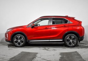 Подержанный автомобиль Mitsubishi Eclipse Cross 2019 года (8 фото)