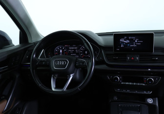 Подержанный автомобиль Audi Q5 2017 года (11 фото)