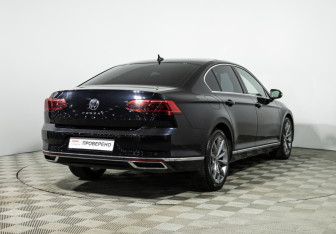 Подержанный автомобиль Volkswagen Passat Sedan 2020 года (5 фото)