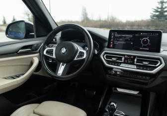 Подержанный автомобиль BMW X3 2021 года (22 фото)