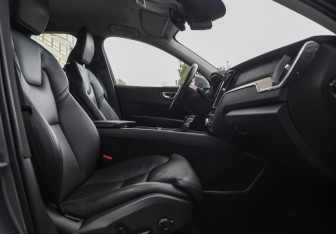 Подержанный автомобиль Volvo XC60 2020 года (25 фото)