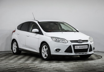 Подержанный автомобиль Ford Focus Hatchback 2013 года (3 фото)