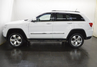 Подержанный автомобиль Jeep Grand Cherokee 2012 года (8 фото)