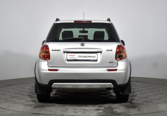 Подержанный автомобиль Suzuki SX4 Hatchback 2012 года (6 фото)