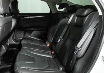 Подержанный автомобиль Ford Mondeo Sedan 2016 года (10 фото)