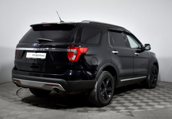 Подержанный автомобиль Ford Explorer 2016 года (5 фото)