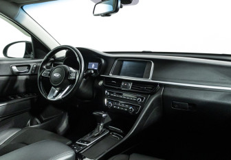 Подержанный автомобиль Kia Optima Sedan 2019 года (9 фото)