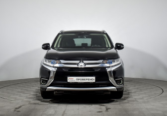 Подержанный автомобиль Mitsubishi Outlander 2016 года (2 фото)