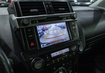 Подержанный автомобиль Toyota Land Cruiser Prado 2013 года (13 фото)