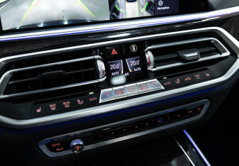 Подержанный автомобиль BMW X7 2019 года (30 фото)