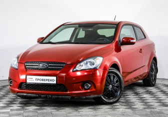 Подержанный автомобиль Kia Ceed Hatchback 2010 года (1 фото)