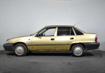 Подержанный автомобиль Daewoo Nexia Sedan 2007 года (8 фото)