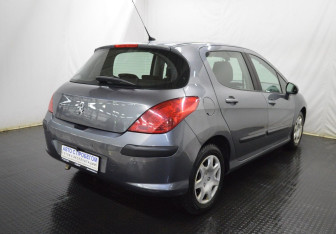 Подержанный автомобиль Peugeot 308 Hatchback 2010 года (5 фото)