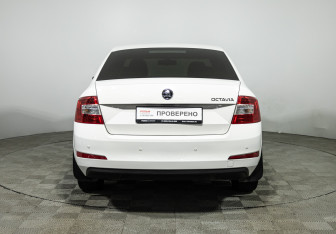 Подержанный автомобиль Skoda Octavia Liftback 2015 года (6 фото)