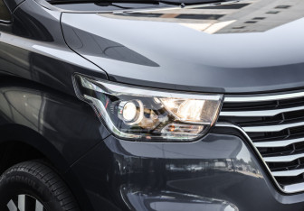 Подержанный автомобиль Hyundai Grand Starex 2018 года (11 фото)
