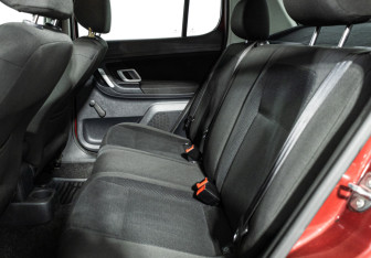Подержанный автомобиль Skoda Fabia Hatchback 2008 года (10 фото)