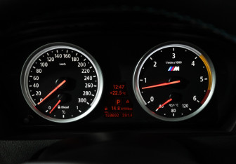 Подержанный автомобиль BMW X5 2007 года (13 фото)
