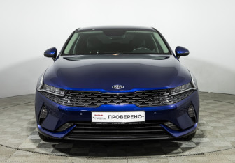 Подержанный автомобиль Kia K5 2020 года (2 фото)