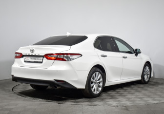 Подержанный автомобиль Toyota Camry Sedan 2018 года (5 фото)
