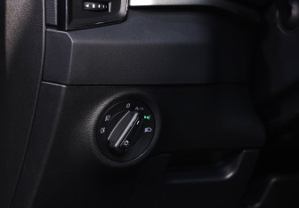 Подержанный автомобиль Skoda Karoq 2021 года (19 фото)