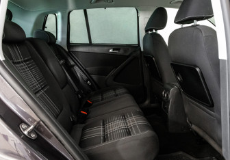 Подержанный автомобиль Volkswagen Tiguan 2015 года (24 фото)