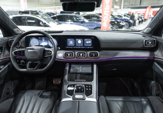 Подержанный автомобиль Jaecoo J8 2024 года (13 фото)