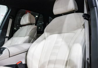 Подержанный автомобиль BMW X5 2019 года (19 фото)