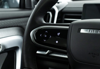 Подержанный автомобиль Jaecoo J7 2023 года (24 фото)